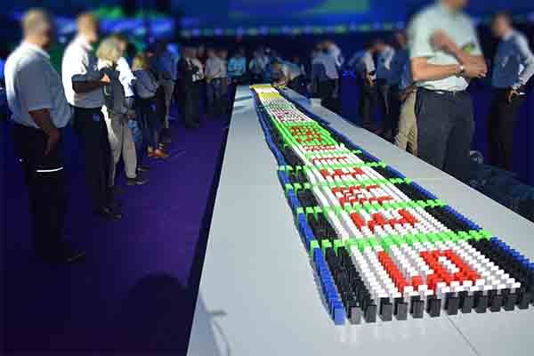 Domino Event Hamburg, Domino Event in Hamburg, Teamevent in Hamburg, Teambuilding Events in Hamburg, Firmenfeier in Hamburg, Firmenevent in Berlin, Domino Berlin, Events Berlin