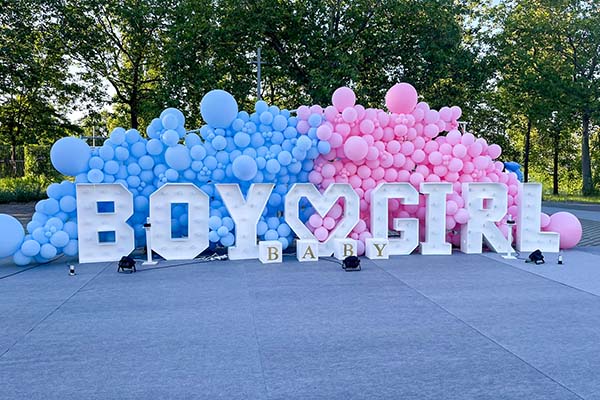 Boy Girl mieten, Kinderparty, Kindergeburtstag, XXL Leuchtbuchstaben mieten, leuchtende Buchstaben mieten