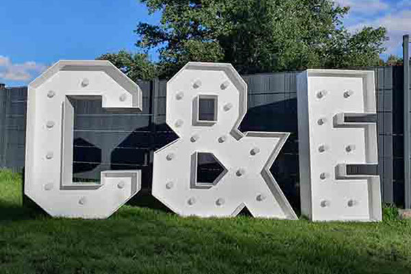 Leuchtbuchstaben Berlin, Leuchtinitialen mieten, Leuchtbuchstaben XXL mieten Berlin, Emmerich Events