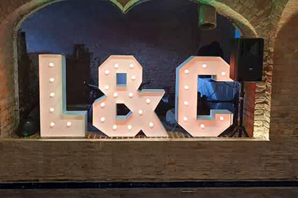 Leuchtbuchstaben Berlin mieten, Leuchtinitialen mieten, XXL Buchstaben mieten, Leuchtbuchstaben mieten, Emmerich Events