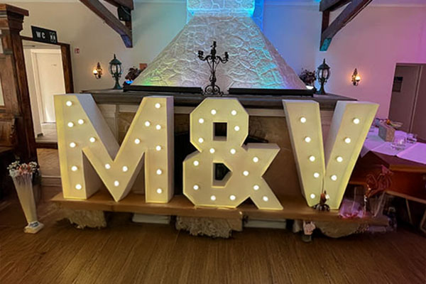 Leuchtbuchstaben Brandenburg mieten, Leuchtinitialen mieten, XXL Buchstaben mieten, Leuchtbuchstaben XXL mieten, Emmerich Events