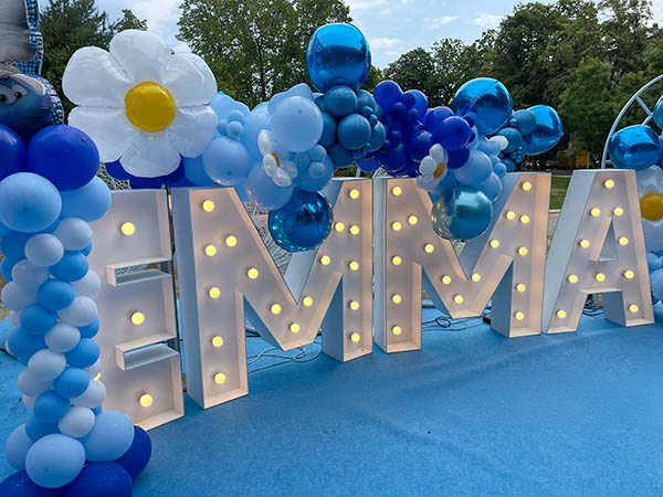 Leuchtbuchstaben Name mieten, XXL Schriftzug mieten, Kinderparty, Kindergeburtstag, XXL Leuchtbuchstaben mieten, leuchtende Buchstaben mieten