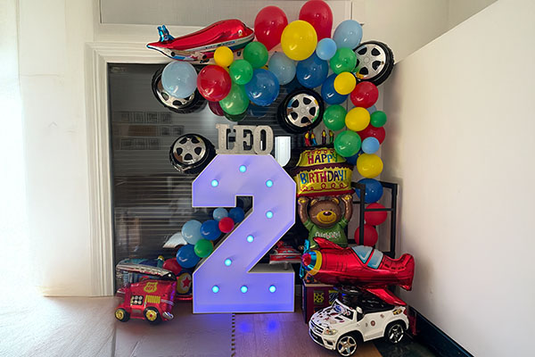 Leuchtzah 2, LED Zahl mieten, Leuchtbuchstaben Hochzeit. Emmerich Events, LED Zahl, Babyparty