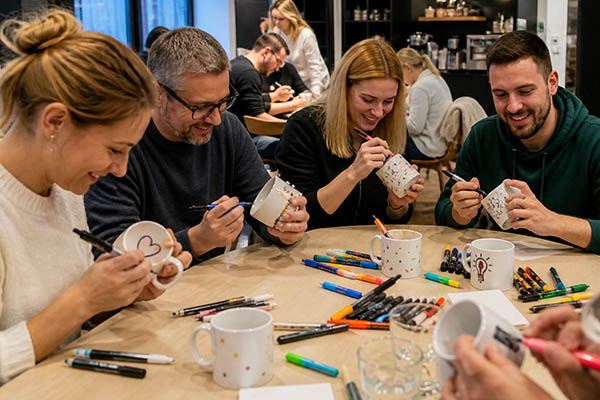 Tasse gestalten Dortmund, Teamevent in Dortmund, Teambuilding Event Dortmund, Firmenfeier in Dortmund, Firmenausflug, Emmerich Events, Betriebsfeier, Betriebausflug Dortmund, Teamgeist Dortmund