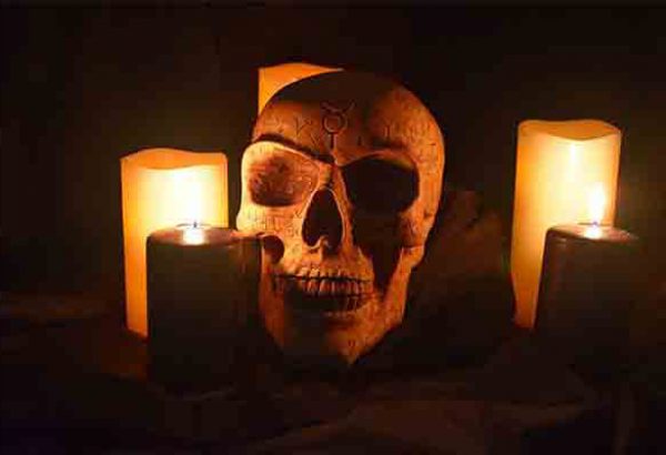 Detective of the Dead Berlin, Grusel Events in Berlin, Emmerich Events in Berlin, Horror Events in Berlin, Teamevent Berlin, Teambuilding Events in Berlin, Firmenevents, Halloween