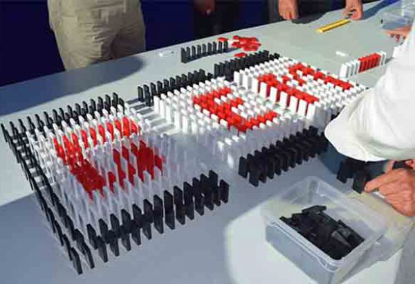 Domino Event Berlin, Domino Event Berlin, Teamevent in Berlin, Teamgeist in Berlin, Teambuilding Events in Berlin, Firmenfeier in Berlin, Emmerich Events in Berlin, Teambuilding in Berlin