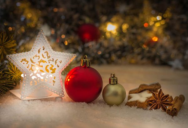 Weihnachtskugeln bemalen in Hamburg - die Weihnachtsfeier in Hamburg, Weihnachtsfeier Hamburg, Weihnachtskugeln bemalen Hamburg, Weihnachtsfeier Hamburg, Weihnachtsfeier, Emmerich Events